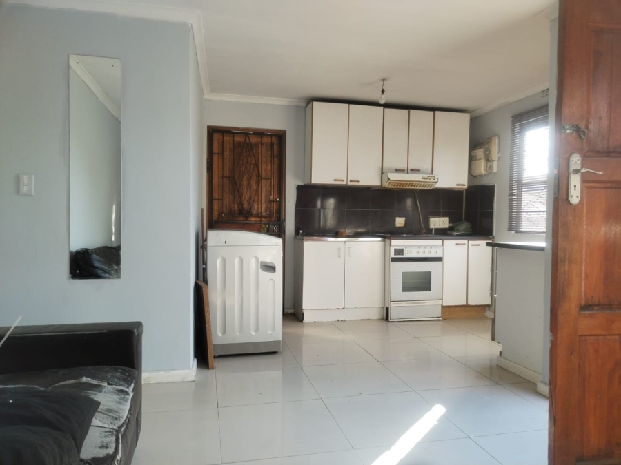 2 Bedroom Property for Sale in Mxolisi Phetani Western Cape